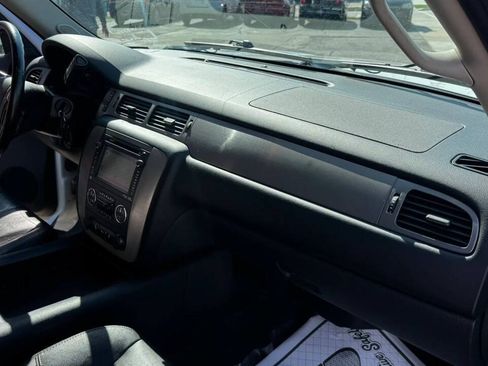 Used 2013 Chevrolet Tahoe LT AWD/4WD image 25