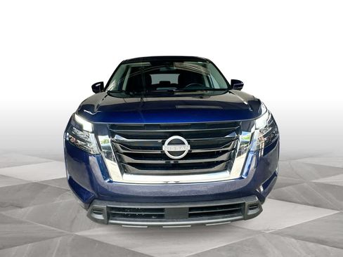 Used 2025 Nissan Pathfinder SV AWD/4WD image 3