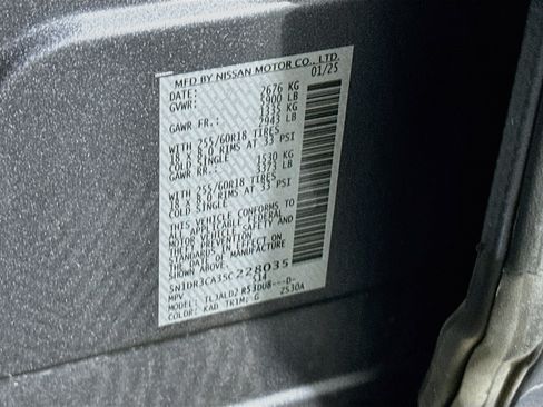 Used 2025 Nissan Pathfinder SL FWD image 12