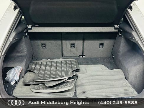 Certified 2025 Audi Q3 2.0T Premium w/ Convenience Package AWD/4WD image 33