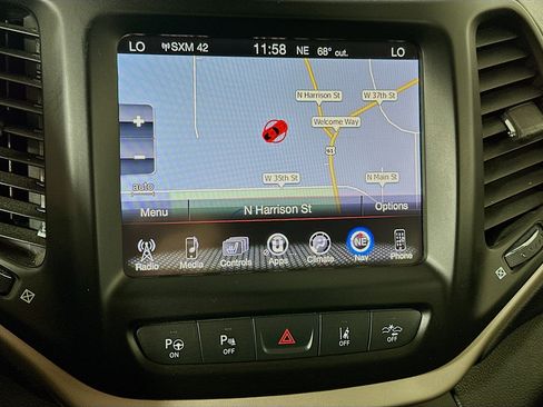 Used 2015 Jeep Cherokee Limited w/ Luxury Group FWD image 14