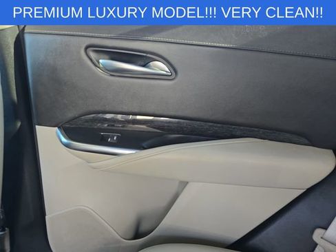 Used 2022 Cadillac XT4 Premium Luxury w/ Safety Alert Package AWD/4WD image 19