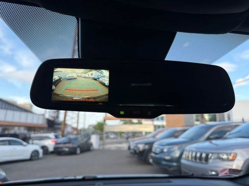 Used 2018 Toyota C-HR XLE image 18