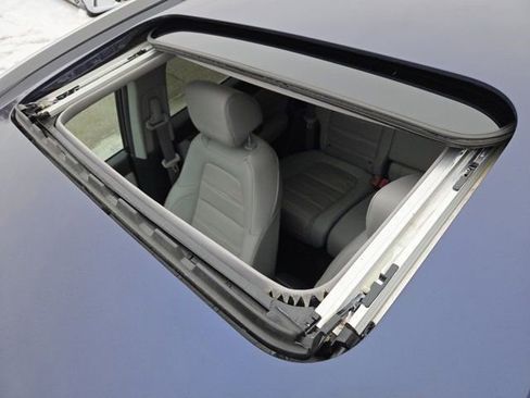 Used 2022 Honda CR-V Touring image 9