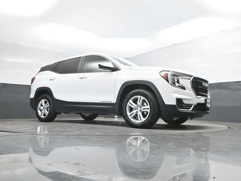 Used 2024 GMC Terrain SLE AWD/4WD image 32