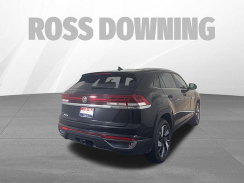 Used 2025 Volkswagen Atlas Cross Sport SE FWD image 4