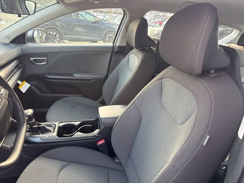 New 2025 Kia K4 LXS image 19