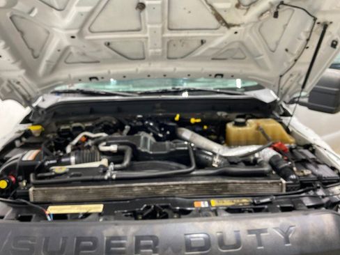 Used 2015 Ford F550 2WD Regular Cab Super Duty image 35