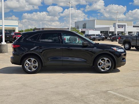 Used 2025 Ford Escape ST-Line image 2