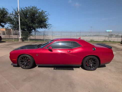 Used 2015 Dodge Challenger SRT Hellcat RWD image 8