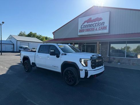 Used 2024 GMC Sierra 2500 AT4 w/ AT4 Premium Plus Package AWD/4WD image 2