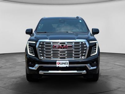 New 2026 GMC Yukon XL Denali w/ Sun & Power Step Package