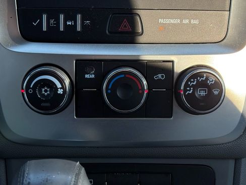 Used 2014 GMC Acadia SLE image 40