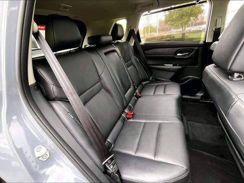 Certified 2025 Nissan Rogue SL w/ Tech Package image 22