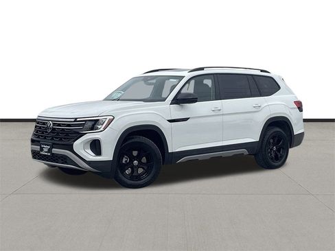 New 2025 Volkswagen Atlas Peak Edition SE image 1