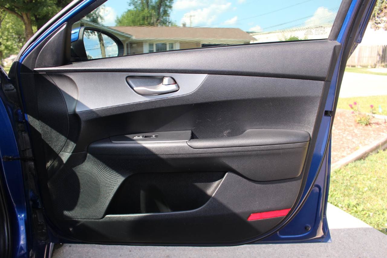 Used 2020 Kia Forte LXS FWD image 33