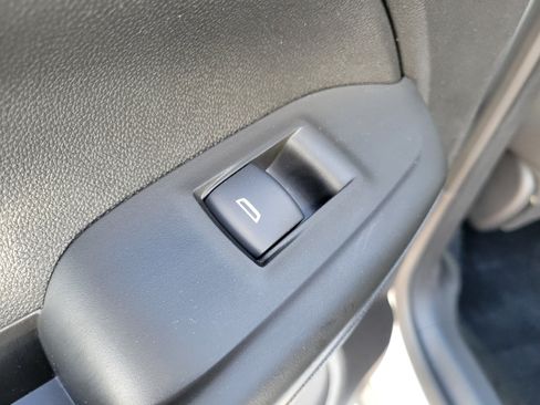Used 2025 Chevrolet TrailBlazer LT w/ Convenience Package FWD image 15
