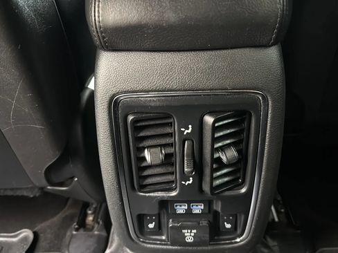 Used 2015 Jeep Grand Cherokee Summit w/ Platinum Series Group AWD/4WD image 29
