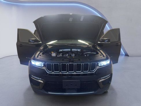 Used 2023 Jeep Grand Cherokee 4WD 4xe image 13