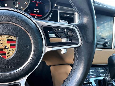 Used 2018 Porsche Macan Base image 8