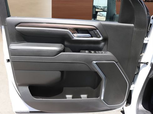 Used 2025 Chevrolet Silverado 2500 LT w/ Convenience Package AWD/4WD image 12