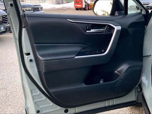 Used 2023 Toyota RAV4 XLE Premium image 22