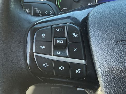 Used 2022 Ford Escape SEL image 17