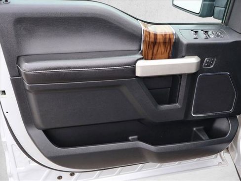Used 2019 Ford F150 Lariat AWD/4WD image 9