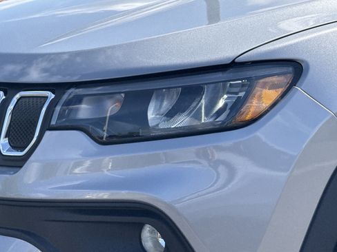 Used 2022 Jeep Compass Latitude AWD/4WD image 5