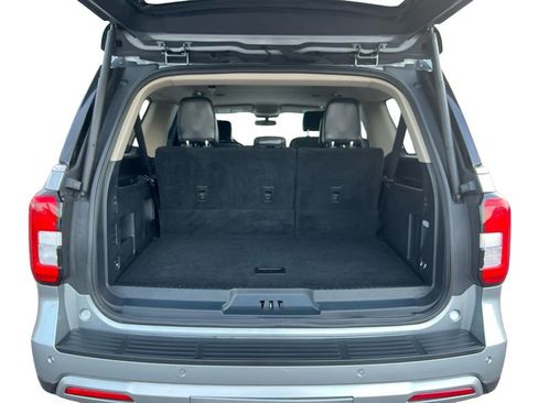 Used 2024 Ford Expedition Max XLT image 24