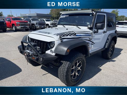 Used 2018 Jeep Wrangler Sport AWD/4WD image 4