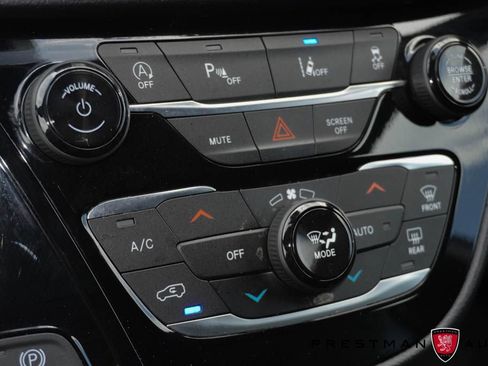 Used 2026 Chrysler Pacifica Select FWD image 34