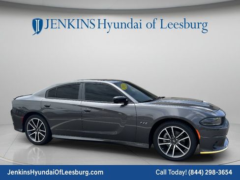 Used 2023 Dodge Charger R/T w/ Plus Group RWD image 2