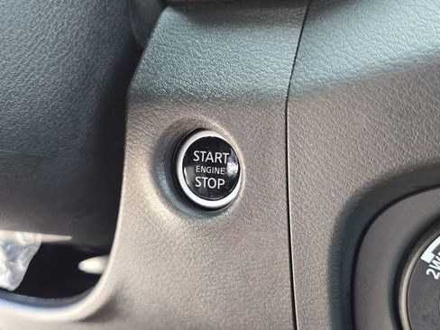 Certified 2024 Nissan Frontier SL AWD/4WD image 29