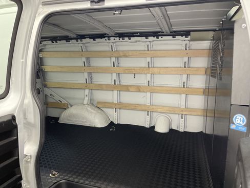 Used 2023 GMC Savana 2500 w/ Driver Convenience Package image 6