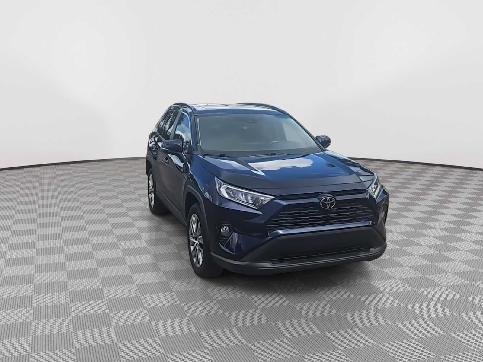 Used 2021 Toyota RAV4 XLE Premium FWD image 3