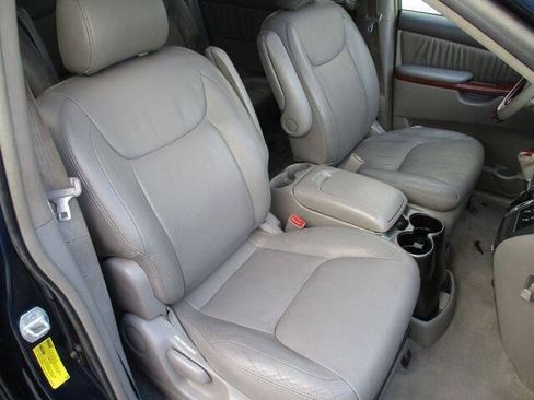 Used 2004 Toyota Sienna XLE AWD/4WD image 11