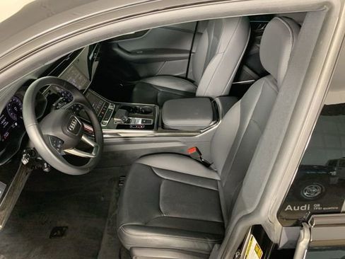 Used 2025 Audi Q8 Premium Plus AWD/4WD image 30