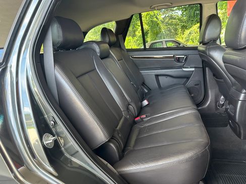 Used 2011 Hyundai Santa Fe Limited w/ Navigation Pkg 4 image 12