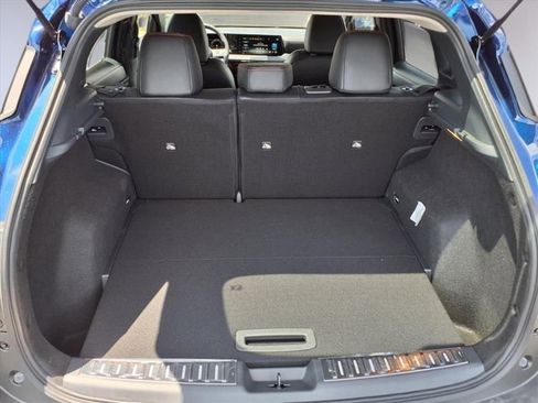 New 2025 Nissan Kicks SR w/ Illumination Package image 8