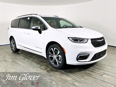 New 2026 Chrysler Pacifica Pinnacle w/ Trailer Tow Group