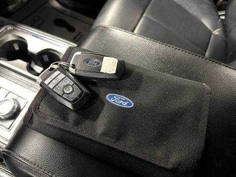 Used 2021 Ford Expedition Max XLT AWD/4WD image 35