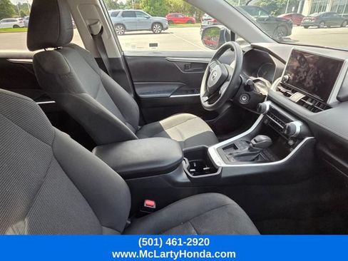 Used 2024 Toyota RAV4 LE FWD image 9