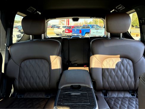 Used 2024 Nissan Armada Platinum w/ Captain's Chairs Package image 22