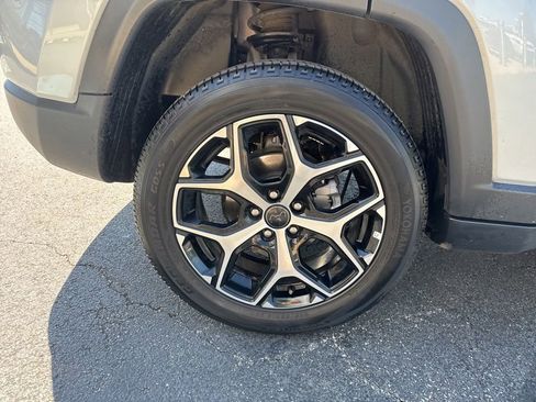 Used 2025 Jeep Compass Limited AWD/4WD image 47