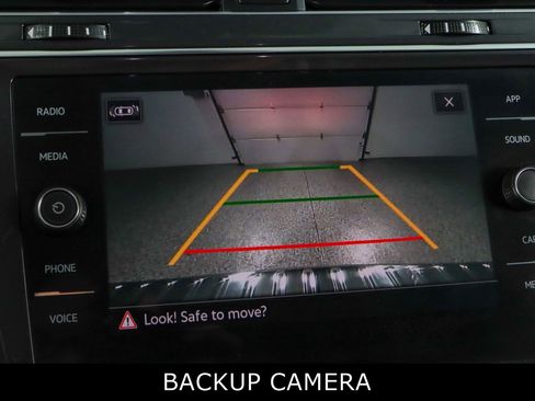 Used 2023 Volkswagen Tiguan SE image 18