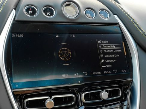 Used 2021 Aston Martin DBX AWD/4WD image 38