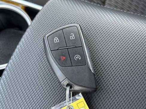 Used 2025 Chevrolet Equinox LT w/ Safety and Technology Package AWD/4WD image 29