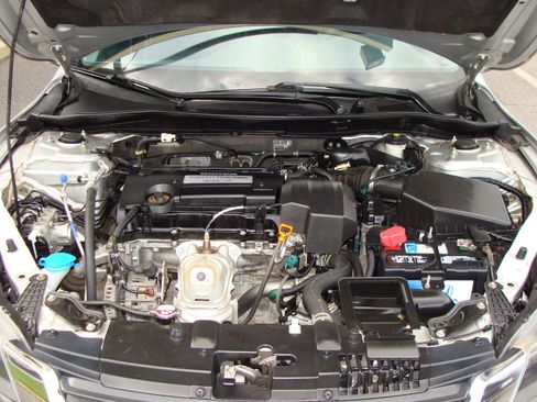Used 2013 Honda Accord LX image 32