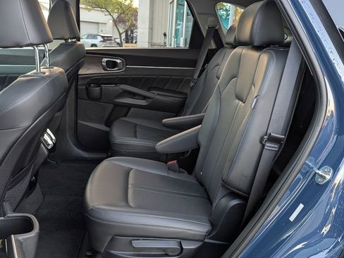 Used 2024 Kia Sorento SX image 19